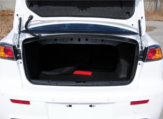 翼神 2013款 致尚版 1.8L 手动豪华型 车厢座椅   后备厢
