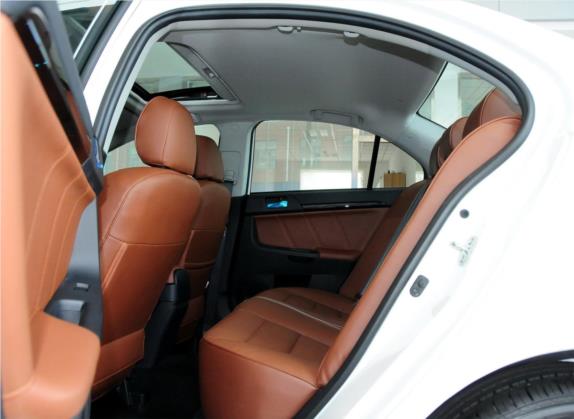 翼神 2013款 致炫版 2.0L CVT旗舰型 车厢座椅   后排空间