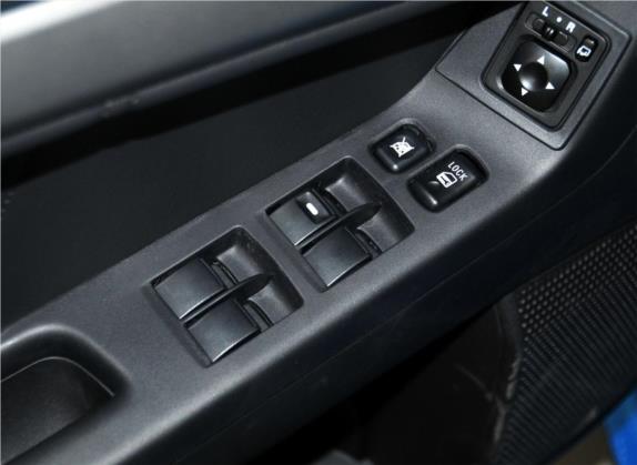 翼神 2015款 1.8L CVT致尚版 国IV 车厢座椅   门窗控制