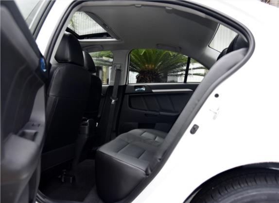 翼神 2015款 1.8L 手动致尚版 国V 车厢座椅   后排空间