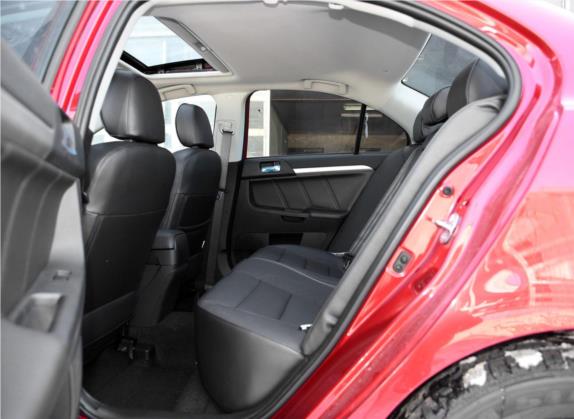 翼神 2015款 1.8L CVT致尚版 国V 车厢座椅   后排空间