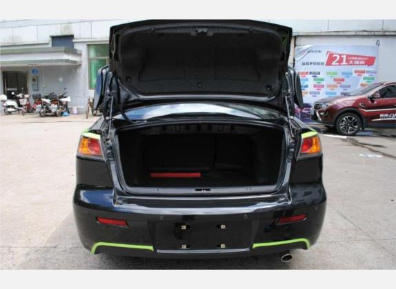 翼神 2015款 1.8L 手动魅影版 车厢座椅   后备厢