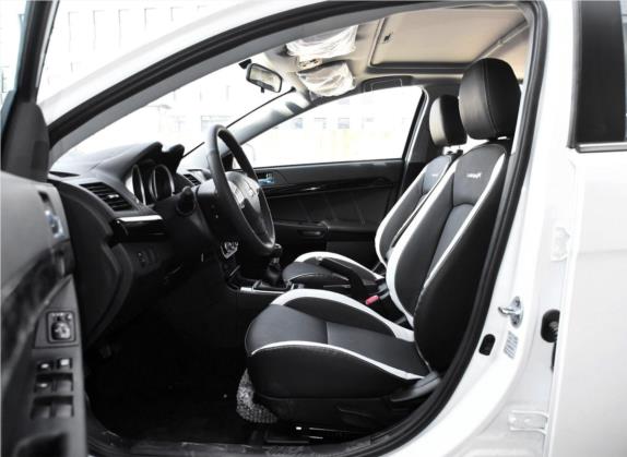 翼神 2016款 1.8L 手动黑白复刻版 车厢座椅   前排空间