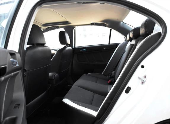 翼神 2016款 1.8L 手动黑白复刻版 车厢座椅   后排空间