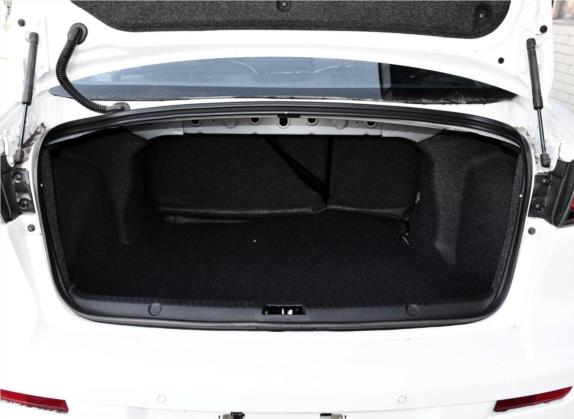 翼神 2016款 1.8L 手动黑白复刻版 车厢座椅   后备厢