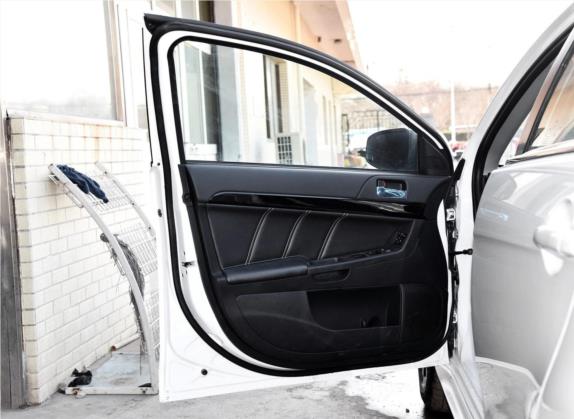 翼神 2016款 1.8L 手动黑白复刻版 车厢座椅   前门板