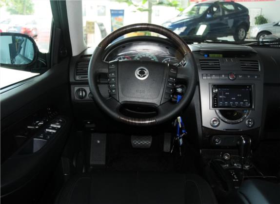 雷斯特 2011款 2.7T 四驱豪华导航版 中控类   驾驶位