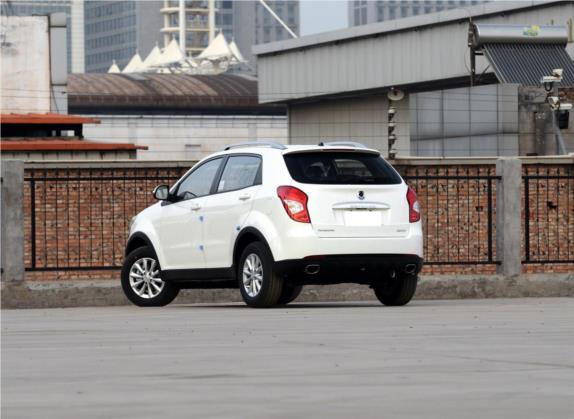 柯兰多 2015款 2.0L 两驱自动致享版 外观   斜后