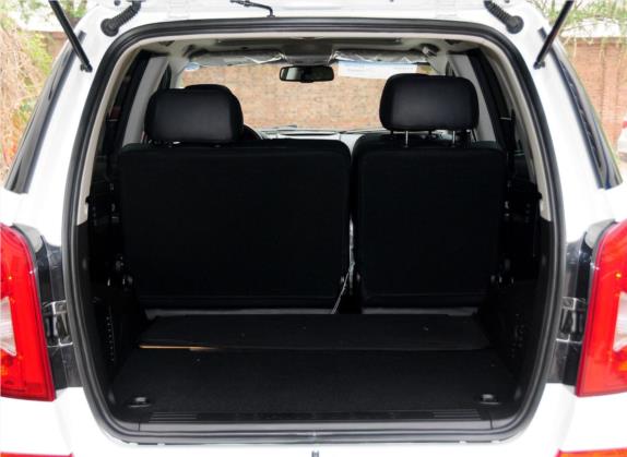 雷斯特W 2014款 2.7T 四驱豪华导航版5座 车厢座椅   后备厢