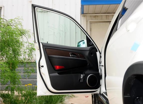 雷斯特W 2014款 2.7T 四驱豪华导航版5座 车厢座椅   前门板
