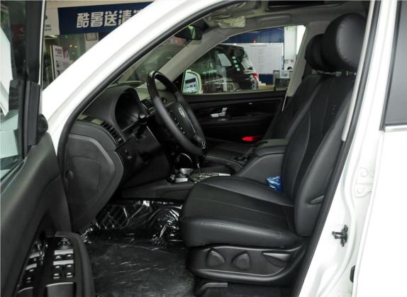雷斯特W 2014款 2.0T 两驱精英导航版5座 车厢座椅   前排空间