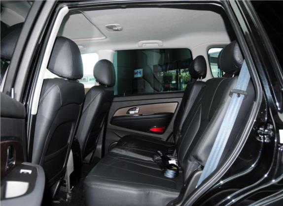 雷斯特W 2014款 2.0T 四驱豪华导航版5座 车厢座椅   后排空间