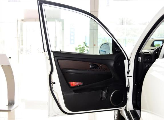 雷斯特W 2014款 2.0T 四驱豪华导航版7座 车厢座椅   前门板