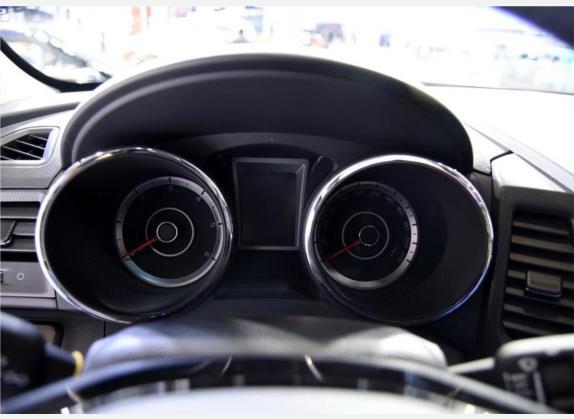 途凌 2017款 1.6T 柴油 四驱自动豪华版 中控类   仪表盘
