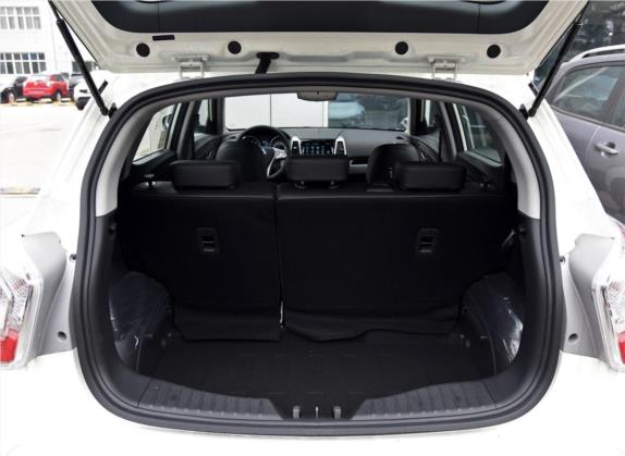 蒂维拉 2015款 1.6L 自动两驱致尚版 车厢座椅   后备厢