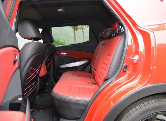 蒂维拉 2015款 1.6L 自动两驱致酷版 车厢座椅   后排空间