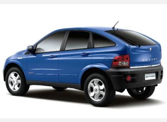 爱腾 2006款 2.0 两驱豪华型 外观   斜后