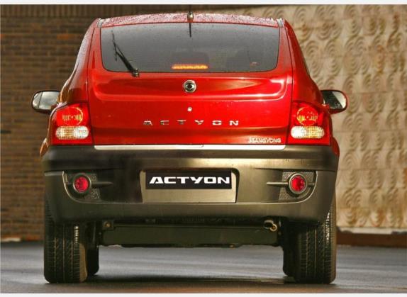 爱腾 2006款 2.0 两驱豪华型 外观   正后