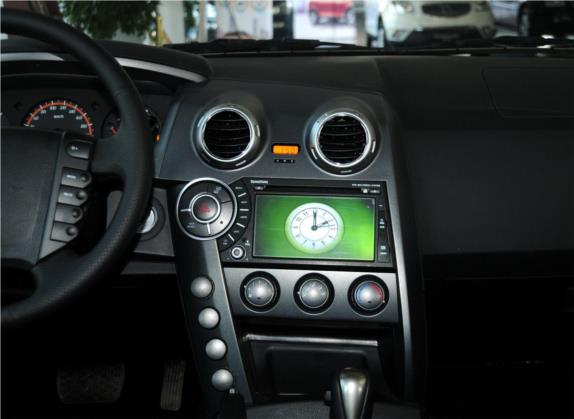 爱腾 2011款 2.0T 两驱精英柴油版 中控类   中控台