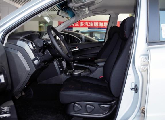 爱腾 2011款 2.0T 两驱精英柴油版 车厢座椅   前排空间