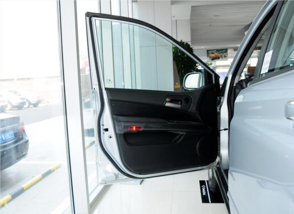 爱腾 2011款 2.0T 两驱精英柴油版 车厢座椅   前门板