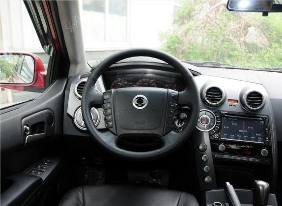爱腾 2011款 2.0T 两驱豪华柴油版 中控类   驾驶位