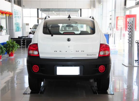爱腾 2011款 2.0T 四驱精英柴油版 外观   正后