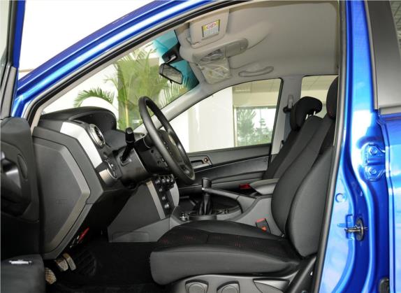 爱腾 2011款 2.3L 两驱舒适汽油版 车厢座椅   前排空间