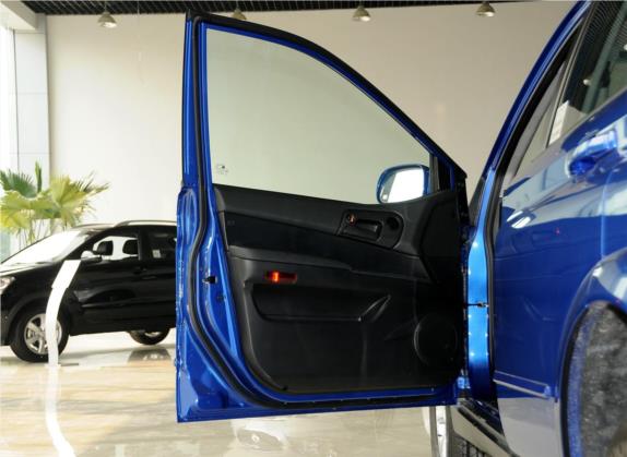 爱腾 2011款 2.3L 两驱舒适汽油版 车厢座椅   前门板