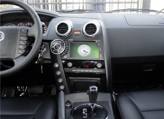 爱腾 2014款 2.3L 四驱自动豪华汽油版 中控类   中控台