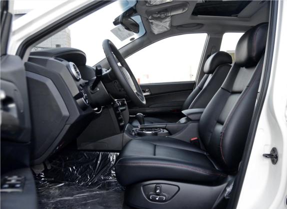 爱腾 2014款 2.3L 四驱自动豪华汽油版 车厢座椅   前排空间