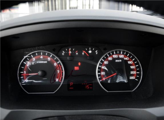 爱腾 2014款 2.3L 四驱自动豪华汽油版 中控类   仪表盘