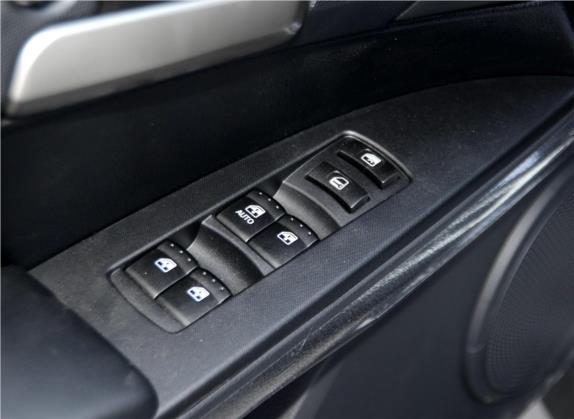 爱腾 2014款 2.3L 四驱自动豪华汽油版 车厢座椅   门窗控制