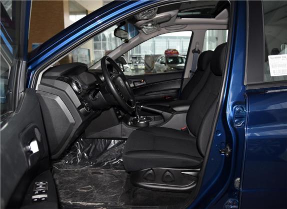 爱腾 2014款 2.3L 两驱自动舒适汽油版 车厢座椅   前排空间