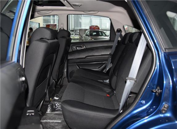 爱腾 2014款 2.3L 两驱自动舒适汽油版 车厢座椅   后排空间