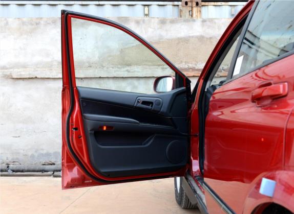 爱腾 2014款 2.3L 两驱手动进取汽油版 车厢座椅   前门板