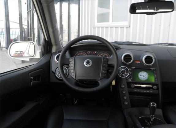 爱腾 2014款 2.0T 四驱自动豪华柴油版 中控类   驾驶位