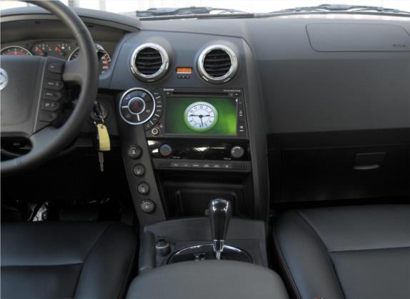爱腾 2014款 2.0T 四驱自动豪华柴油版 中控类   中控台