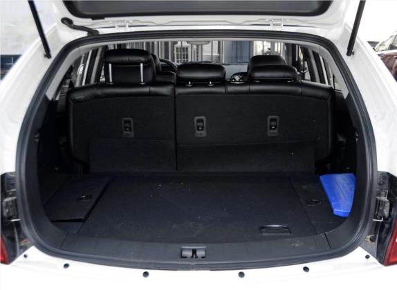 爱腾 2014款 2.0T 四驱自动豪华柴油版 车厢座椅   后备厢