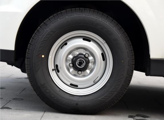 爱腾 2014款 2.0T 两驱手动进取柴油版 其他细节类   前轮