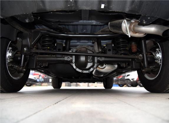 爱腾 2014款 2.0T 两驱手动进取柴油版 其他细节类   后悬架