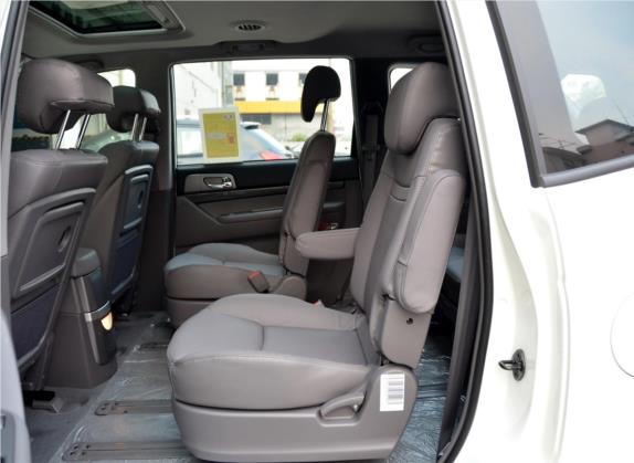 路帝 2014款 2.0T 柴油两驱豪华导航版 车厢座椅   后排空间