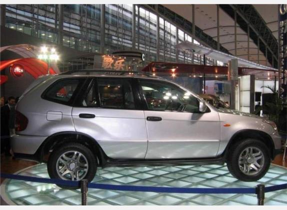 双环SCEO 2005款 2.4L 两驱手动豪华型 外观   正侧