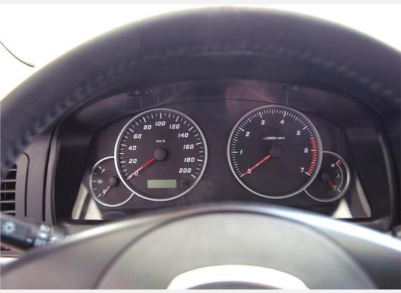 双环SCEO 2005款 2.4L 四驱手动超豪华型 中控类   仪表盘