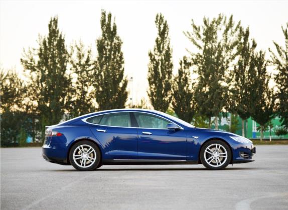 Model S 2015款 Model S 70D 外观   正侧