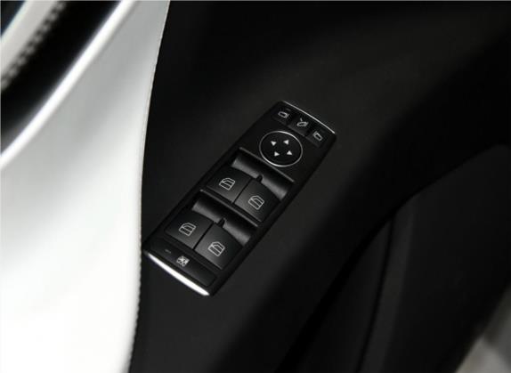 Model X 2016款 Model X 90D 车厢座椅   门窗控制