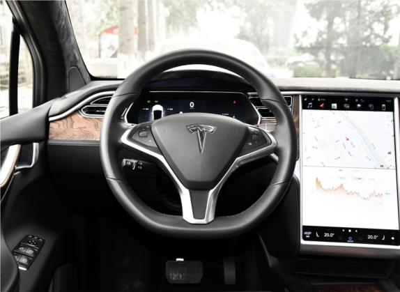 Model X 2016款 Model X 75D 中控类   驾驶位