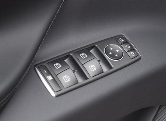 Model X 2019款 长续航版 车厢座椅   门窗控制