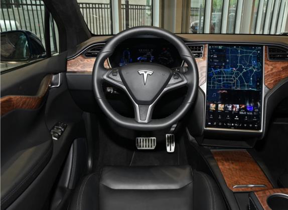 Model X 2019款 Performance 高性能版 中控类   驾驶位