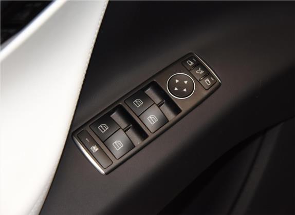 Model X 2020款 长续航升级版 车厢座椅   门窗控制